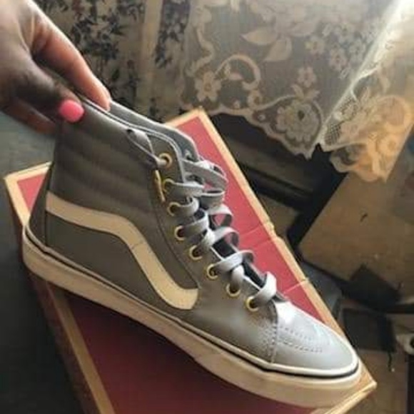 Gym Shoes - Picture 4 of 4